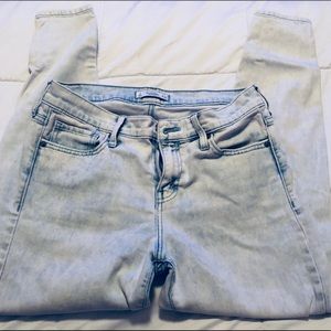 Abercrombie & Fitch Ripped Boyfriend Jeans